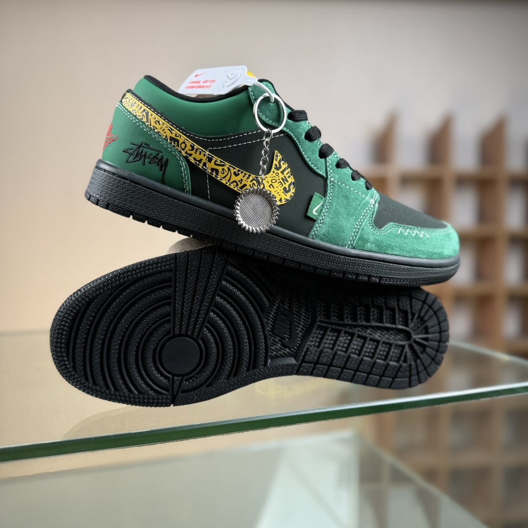 Nike Air Jordan 1 Low AJ1乔1低帮休闲板鞋 LR8888-011