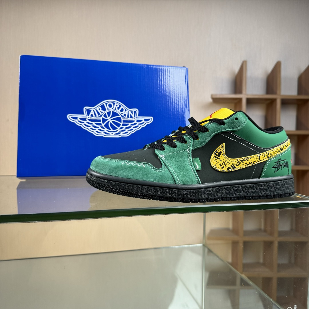 Nike Air Jordan 1 Low AJ1乔1低帮休闲板鞋 LR8888-011