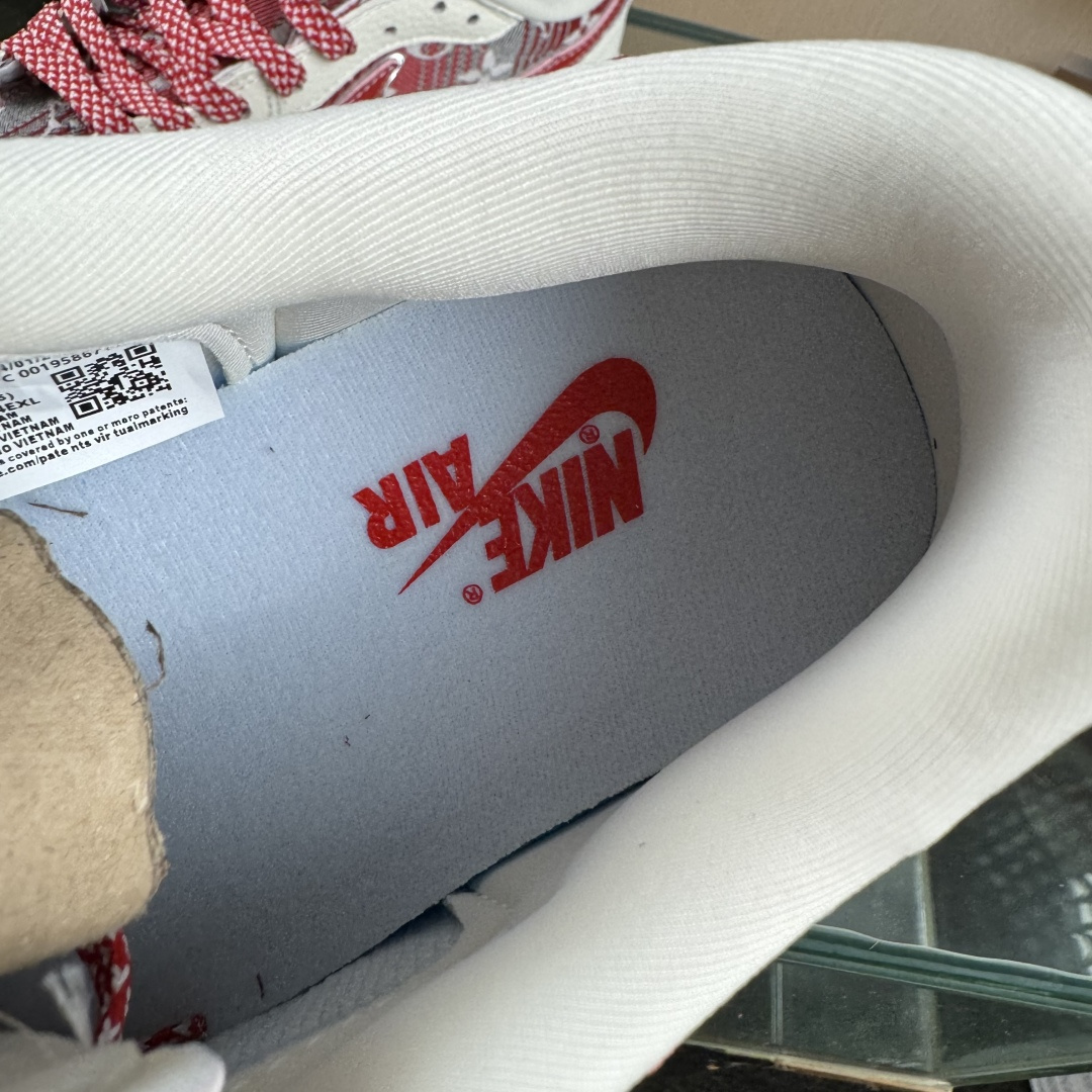 Nike Air Jordan 1 x Travis Scott AJ1倒勾 乔一倒钩 ‘DIY’定制 耐克 低帮文化篮球鞋 XS2025-067