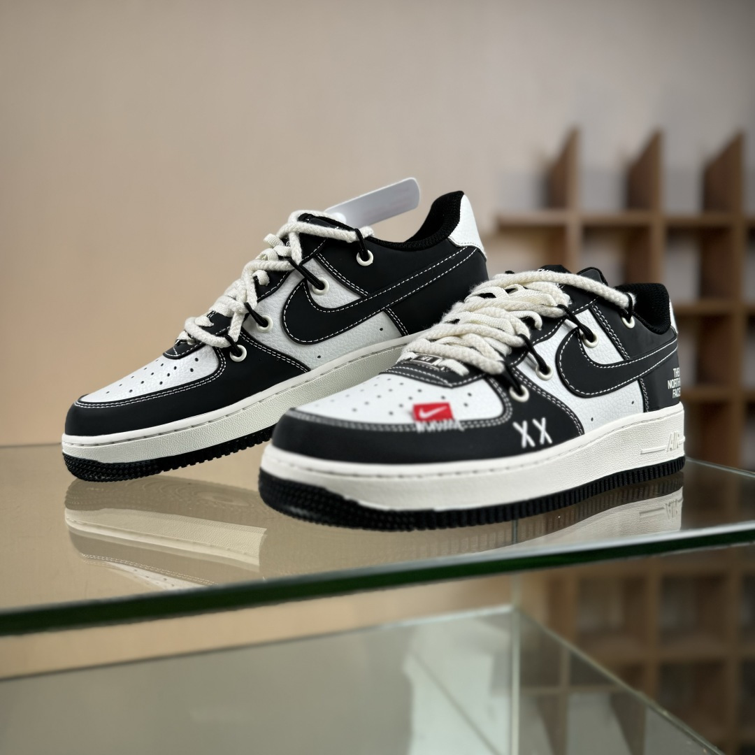 Nike Air Force 1 Low 07 x The North Face 黑白绑带 AM1588-017