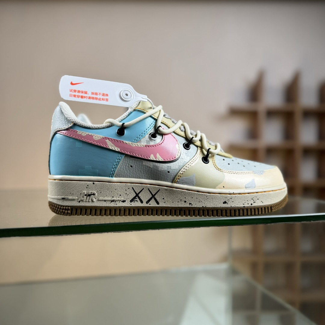 260 Nike Air Force 1 Low 07 x KAWS 棕灰绑带 KS6869-101