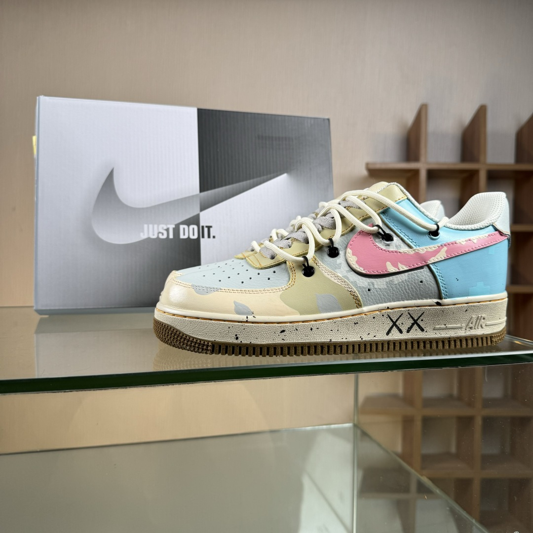 260 Nike Air Force 1 Low 07 x KAWS 棕灰绑带 KS6869-101