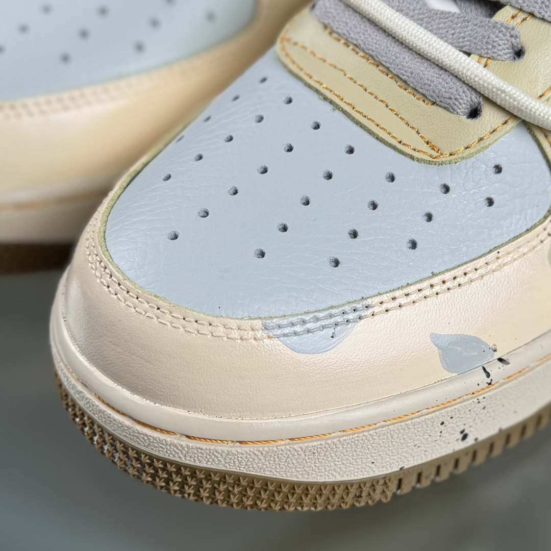 260 Nike Air Force 1 Low 07 x KAWS 棕灰绑带 KS6869-101