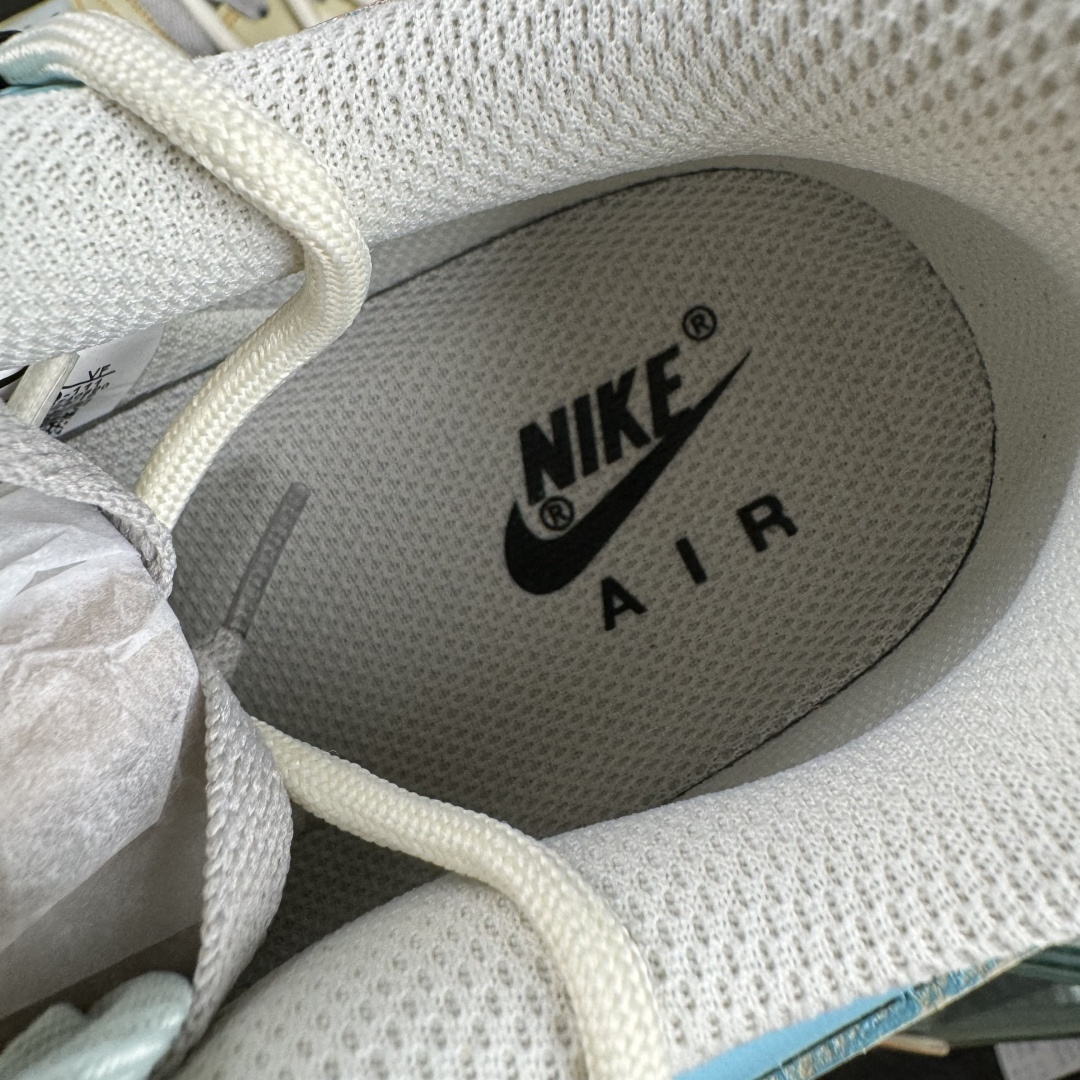 260 Nike Air Force 1 Low 07 x KAWS 棕灰绑带 KS6869-101