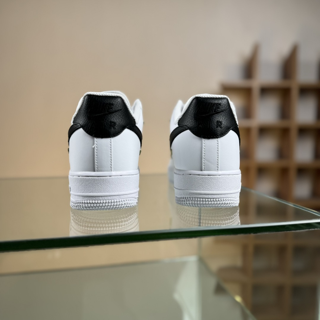 Nike Air Force 1'07 Low 四勾黑白 空军一号低帮休闲板鞋 ZH0316-113