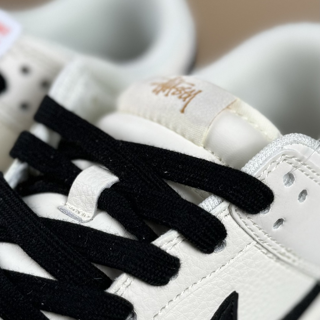 Nike SB Dunk Low x Stussy 白黑小勾 JP1628-039 Nike SB Dunk Low x Stussy 白黑小勾 JP1628-039