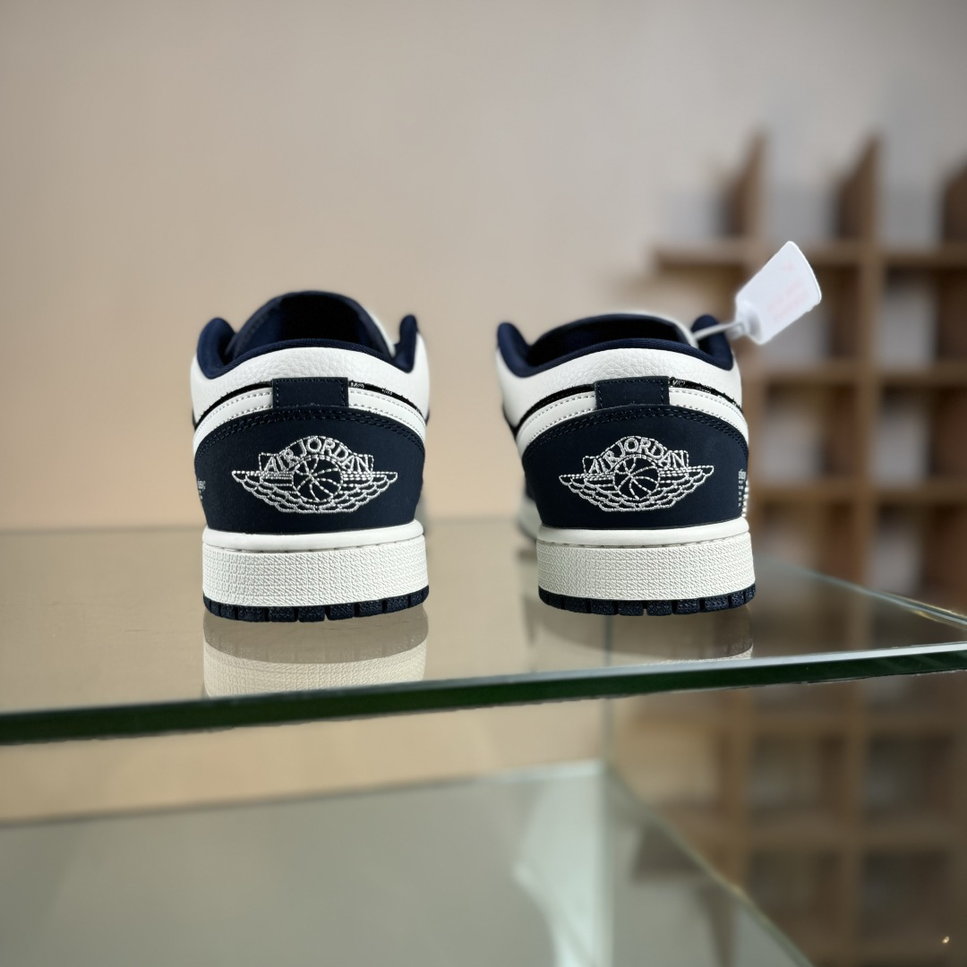Air Jordan 1 Low AJ1 乔1 “斯图西联名---米白黑蓝印花”高端定制 低帮复古篮球鞋 LD8888-004 Air Jordan 1 Low AJ1 乔1 “斯图西联名---米白黑蓝印花”高端定制 低帮复古篮球鞋 LD8888-004