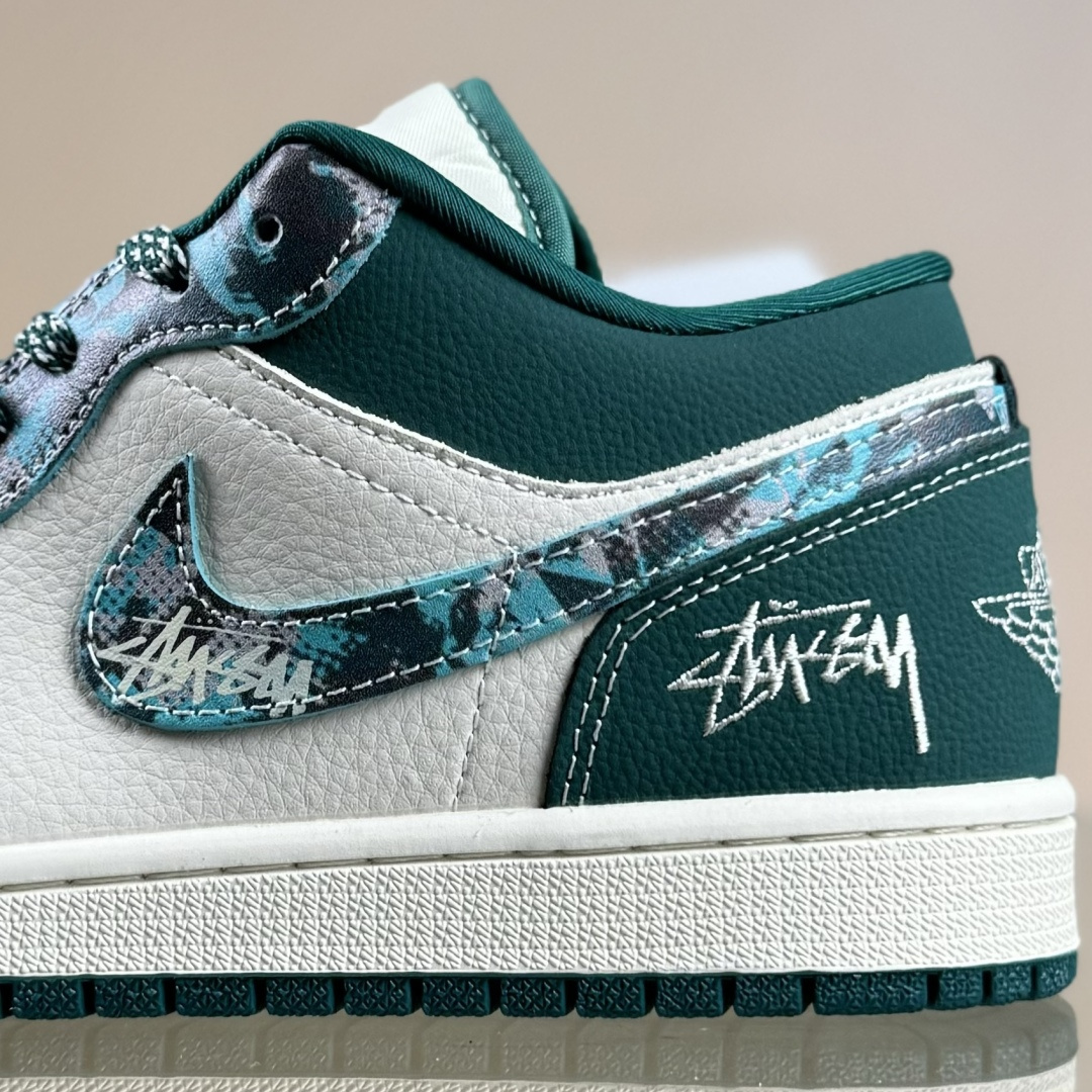 Nike Jordan Air Jordan 1 x Stussy 绿白小勾满天星 QG1988-012