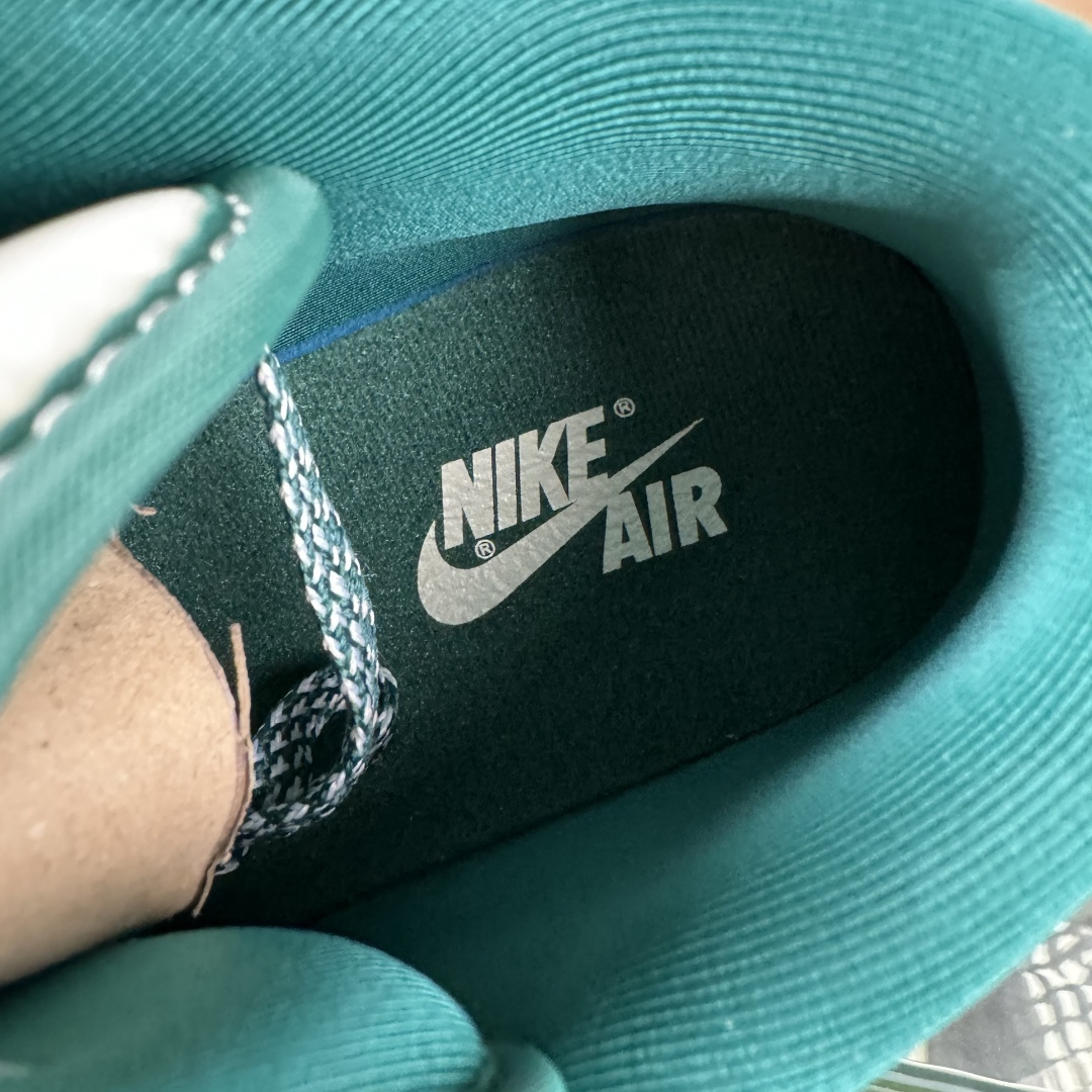 Nike Jordan Air Jordan 1 x Stussy 绿白小勾满天星 QG1988-012