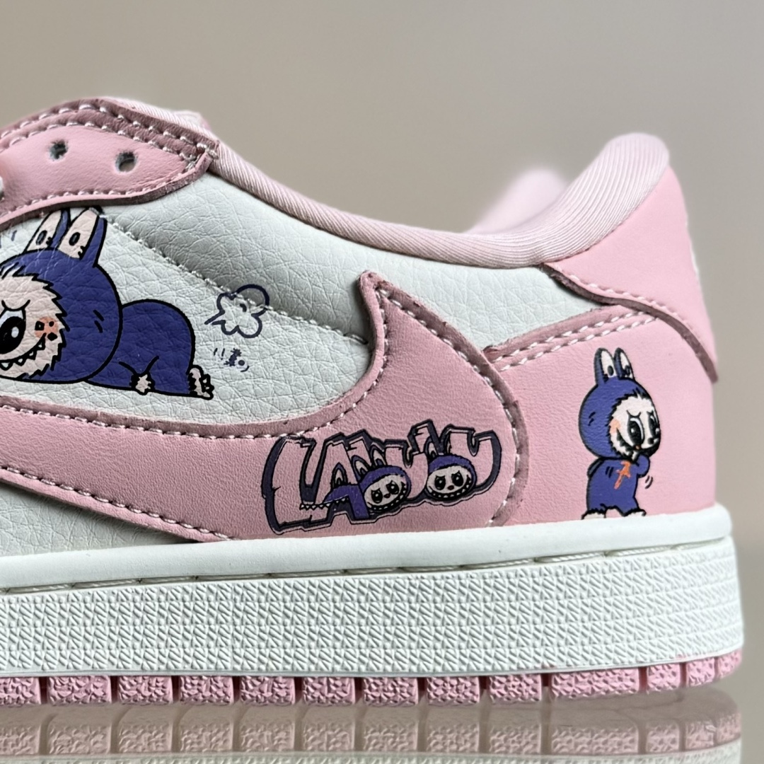 Travis Scott x Jordan 1 Low “Labubu拉布布联名” 高端定制 乔丹倒勾低帮休闲板鞋 DD7866-114