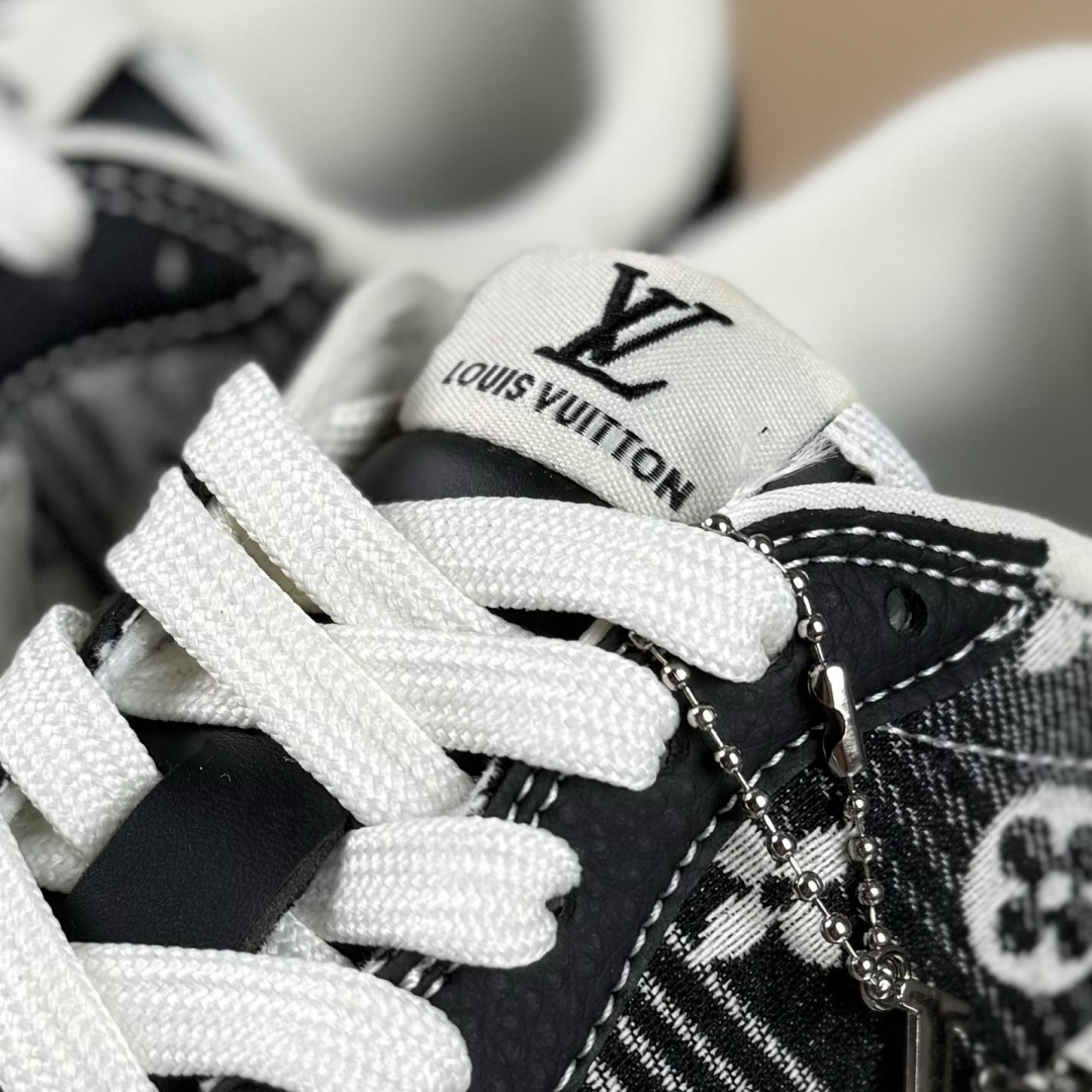 Travis Scott x Fragment Design x Air Jordan 1 Low SP AJ1 乔1 LV联名 黑白牛仔 低帮文化休闲板鞋 SC0601-052-莆田鞋,莆田鞋货源,高仿鞋,高仿鞋货源,安福档口,莆田高仿鞋,莆田鞋批发,高仿鞋批发,莆田高仿运动鞋,高仿运动鞋,莆田运动鞋 Travis Scott x Fragment Design x Air Jordan 1 Low SP AJ1 乔1 LV联名 黑白牛仔 低帮文化休闲板鞋 SC0601-052