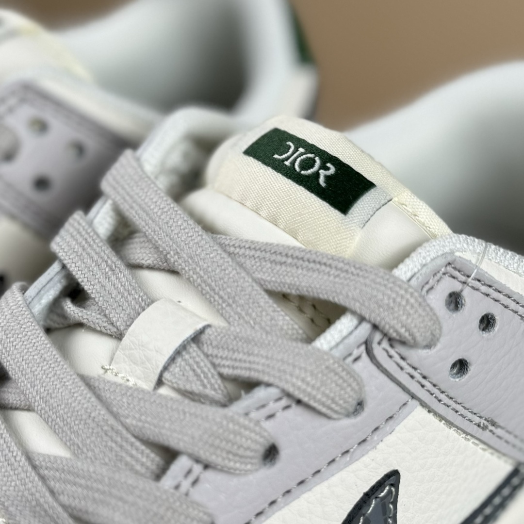 Nike SB Dunk Low 迪奥联名 灰绿尾 周年高端定制 低帮休闲板鞋 ZH2588-276 Nike SB Dunk Low 迪奥联名 灰绿尾 周年高端定制 低帮休闲板鞋 ZH2588-276