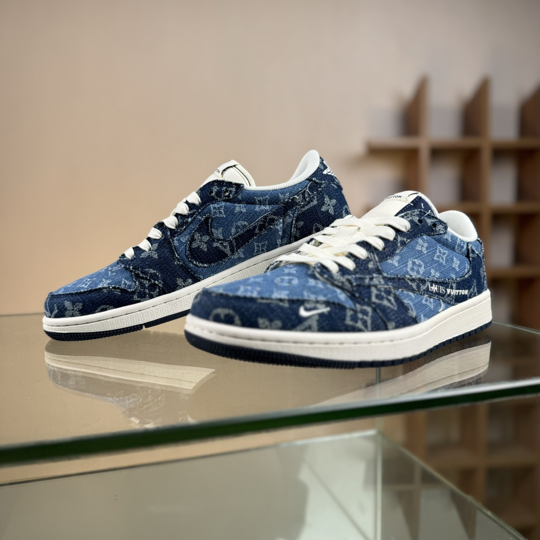 Travis Scott x Fragment Design x Air Jordan 1 Low SP AJ1 乔1 联名 水洗牛仔深蓝印花 低帮文化休闲板鞋 XD0798-312 Travis Scott x Fragment Design x Air Jordan 1 Low SP AJ1 乔1 联名 水洗牛仔深蓝印花 低帮文化休闲板鞋 XD0798-312