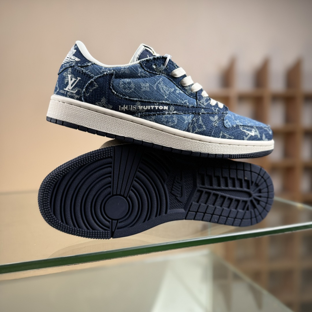 Travis Scott x Fragment Design x Air Jordan 1 Low SP AJ1 乔1 联名 水洗牛仔深蓝印花 低帮文化休闲板鞋 XD0798-312 Travis Scott x Fragment Design x Air Jordan 1 Low SP AJ1 乔1 联名 水洗牛仔深蓝印花 低帮文化休闲板鞋 XD0798-312