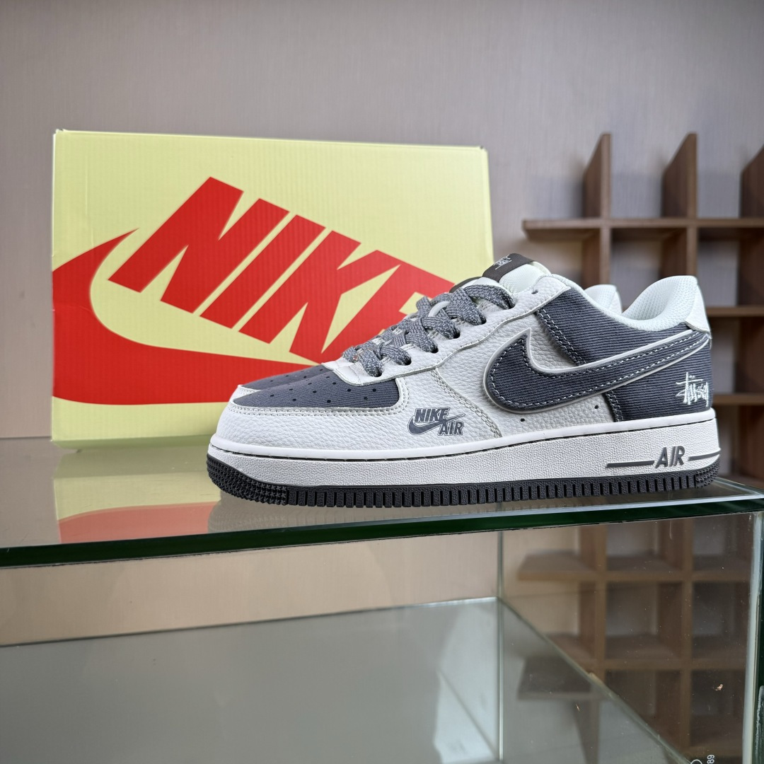 Nike Air Force 1'07 Low 斯图西联名 米深灰帆布 空军一号低帮休闲板鞋 JP8028-011