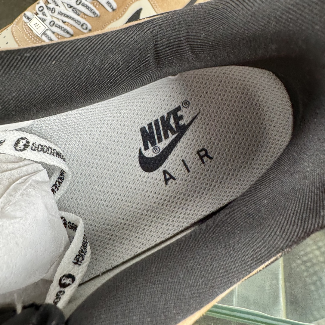 260 Nike Air Force 1 Low 07 x Superme 米粽黑小勾 YF9511-810