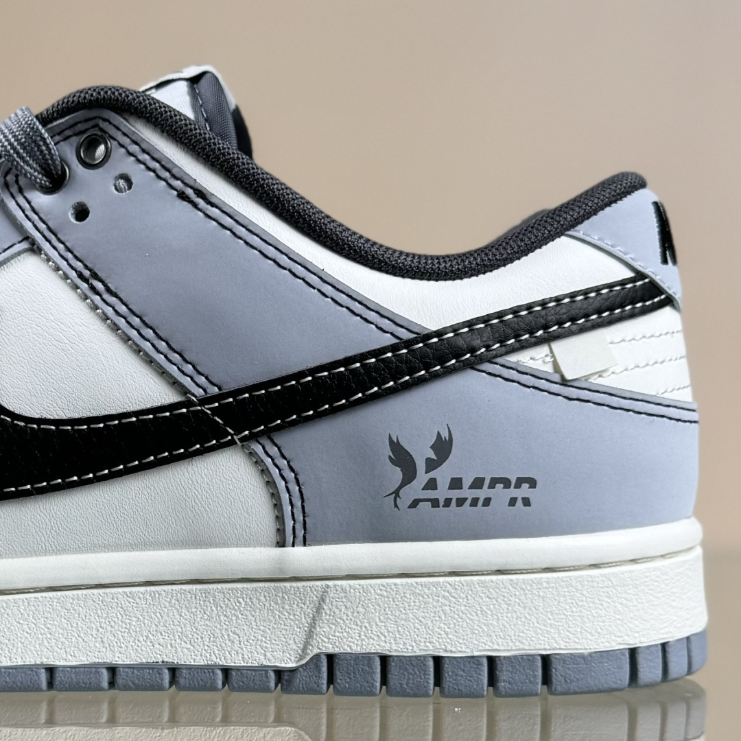 280 Nike SB Dunk Low ”Just Do It” 周年高端定制 低帮休闲板鞋 BB0528-109