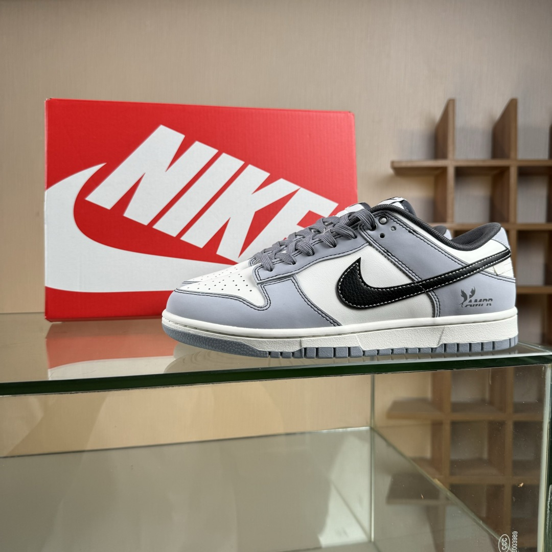 280 Nike SB Dunk Low ”Just Do It” 周年高端定制 低帮休闲板鞋 BB0528-109