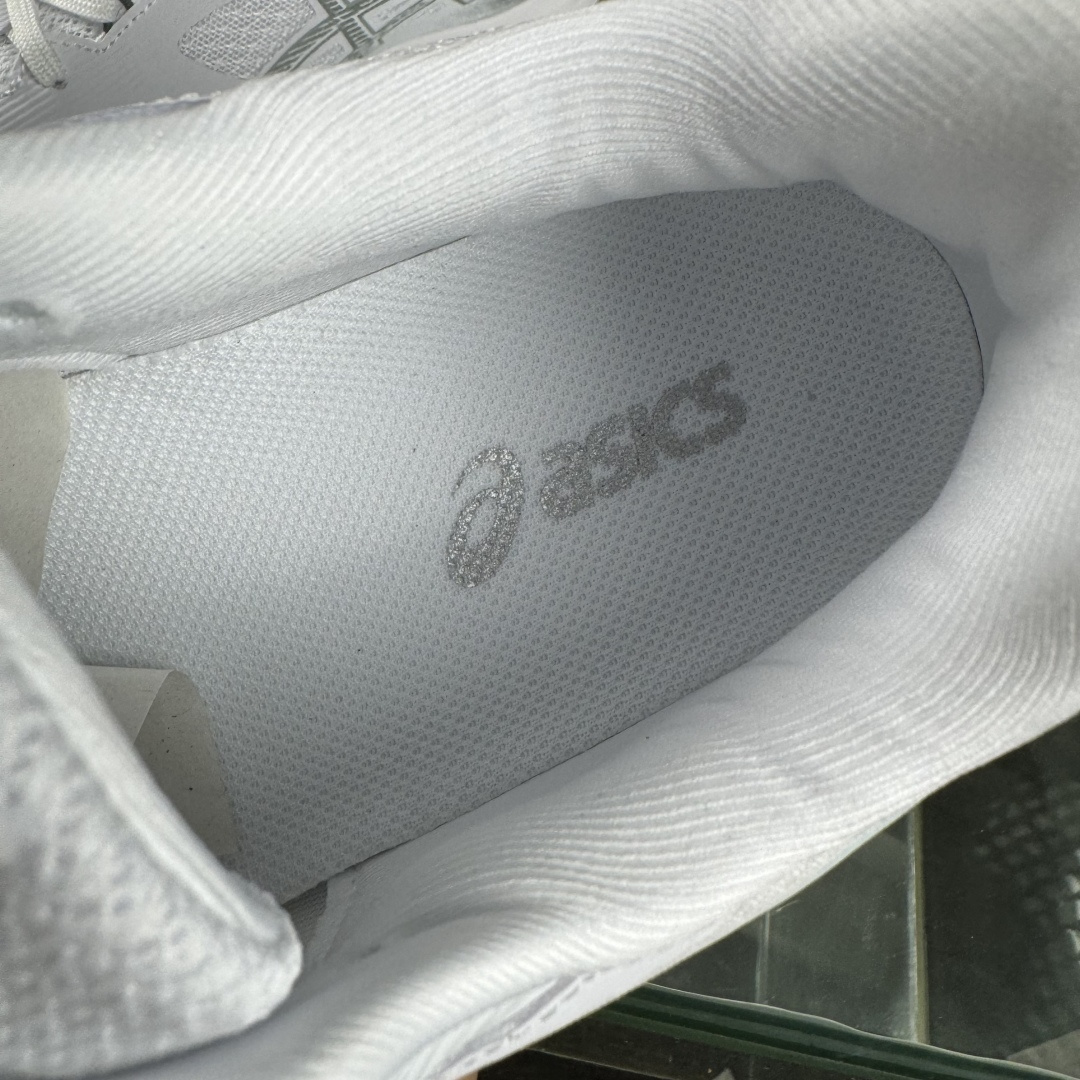 180 ASICS NETBURNER BALLISTIC FF 4 亚瑟士 专业训练鞋 轻量舒适透气材质 升级全新缓震中底部位科技材质 1052A083-100