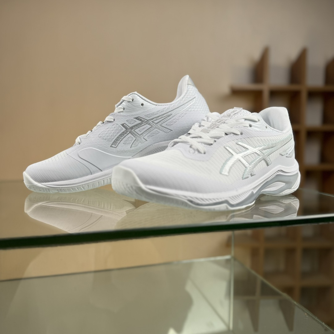 180 ASICS NETBURNER BALLISTIC FF 4 亚瑟士 专业训练鞋 轻量舒适透气材质 升级全新缓震中底部位科技材质 1052A083-100