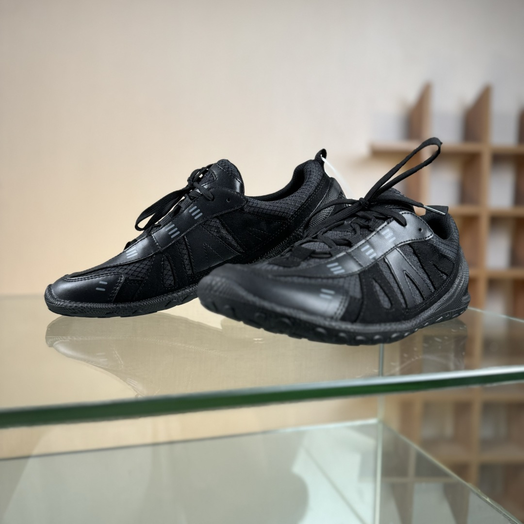 300 ECCO爱步运动鞋 2025年新款户外运动薄底赤足鞋休闲鞋男女