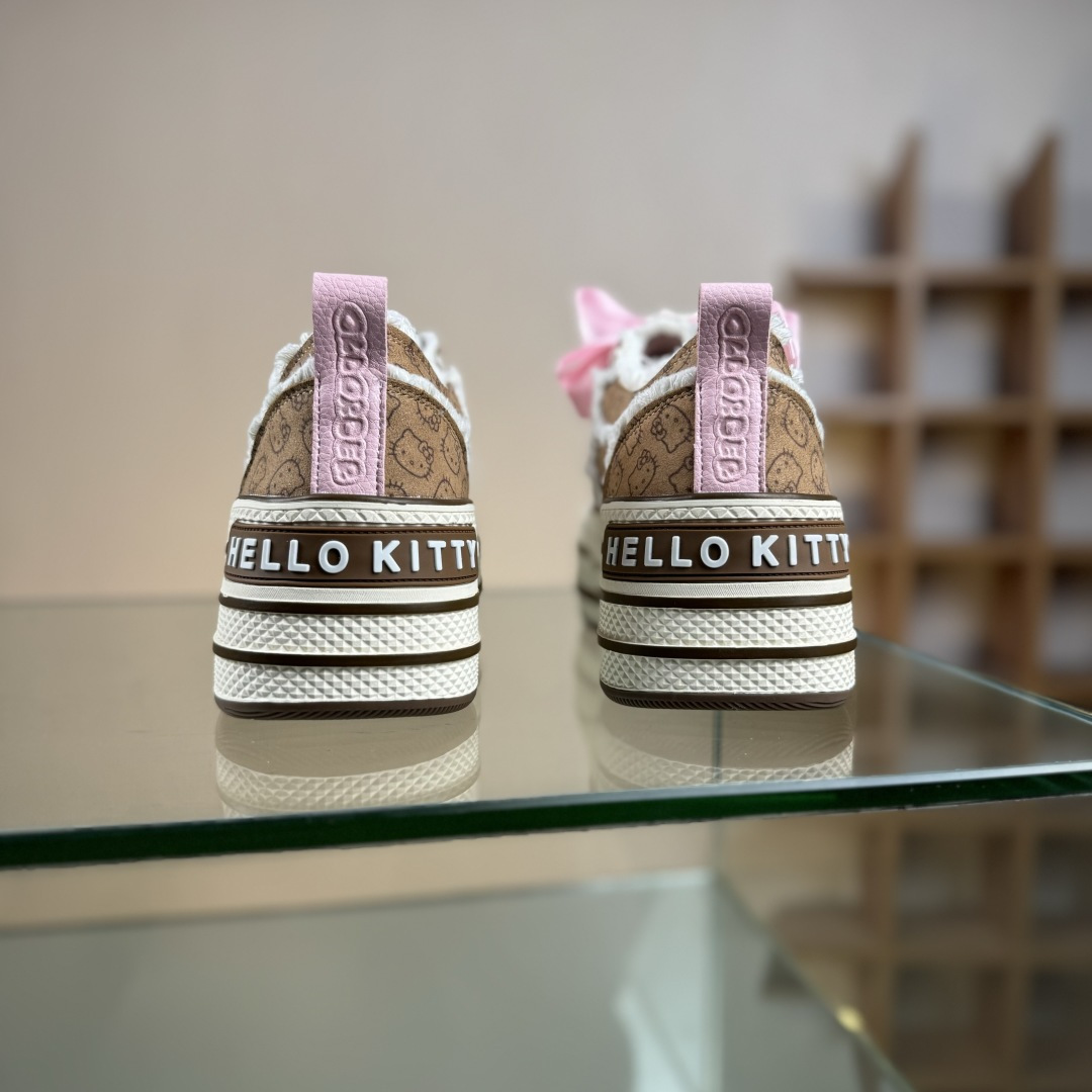 220 Sanrio/三丽鸥 x OLD ORDER 联名限定 凯蒂粉蓝 6.5CM 厚底增高帆布鞋 马卡龙 O2320805