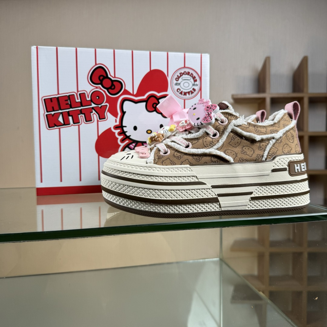 220 Sanrio/三丽鸥 x OLD ORDER 联名限定 凯蒂粉蓝 6.5CM 厚底增高帆布鞋 马卡龙 O2320805