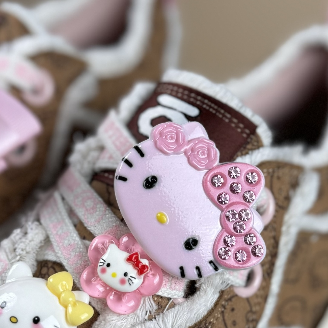 220 Sanrio/三丽鸥 x OLD ORDER 联名限定 凯蒂粉蓝 6.5CM 厚底增高帆布鞋 马卡龙 O2320805