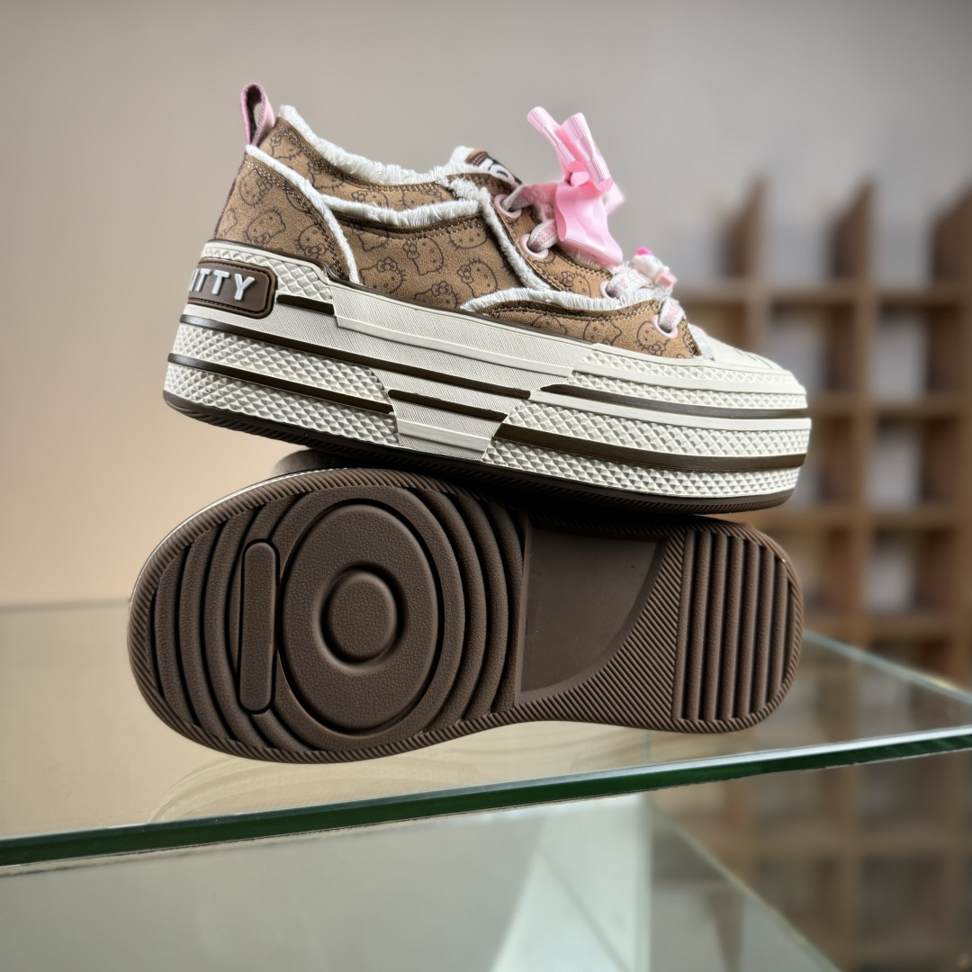 220 Sanrio/三丽鸥 x OLD ORDER 联名限定 凯蒂粉蓝 6.5CM 厚底增高帆布鞋 马卡龙 O2320805