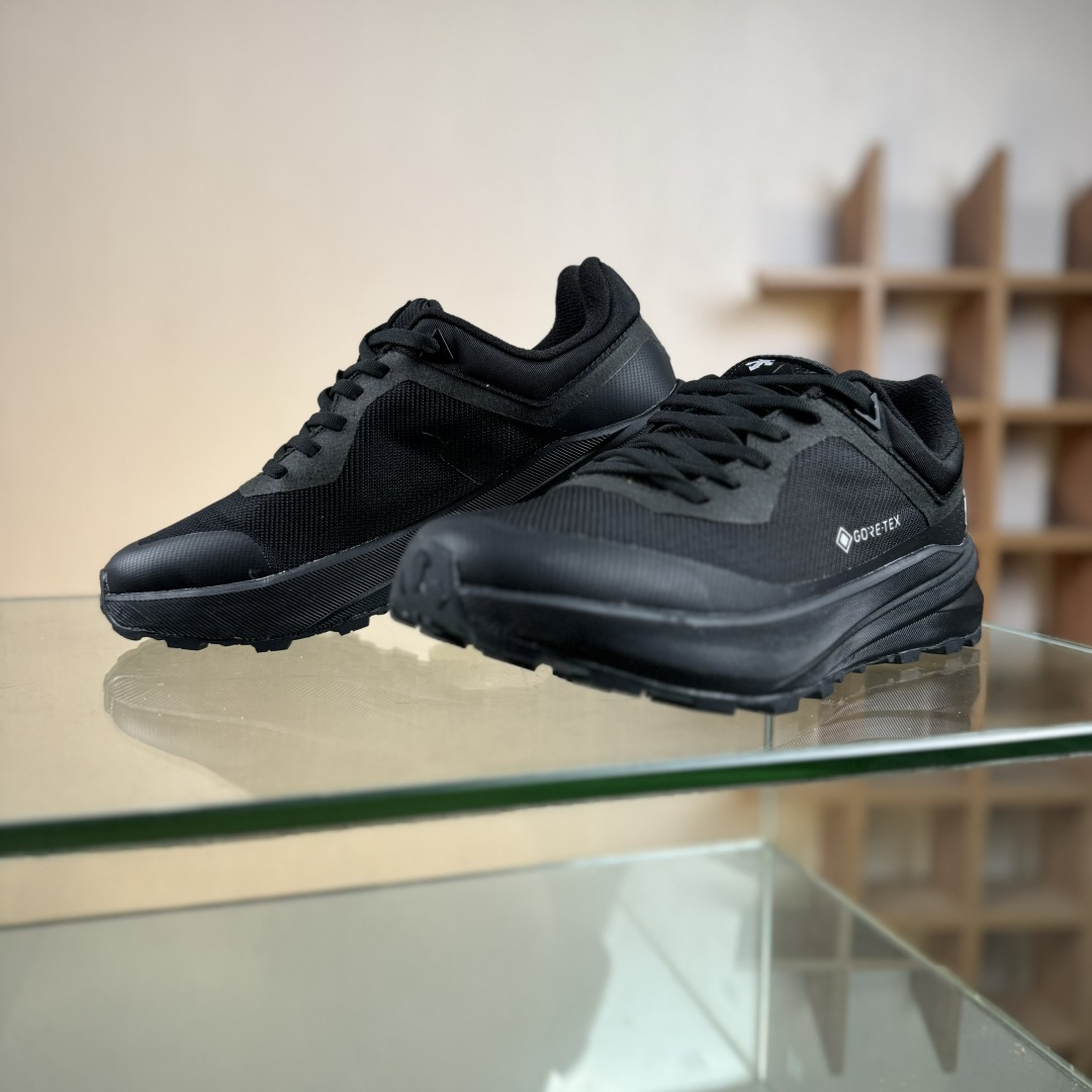 迪桑特DESCENTE DUALIS WP都市通勤 GORE-TEX 时尚舒适 防滑耐磨 时尚休闲运动覆盖防水男子越野跑鞋 D5131DSN24