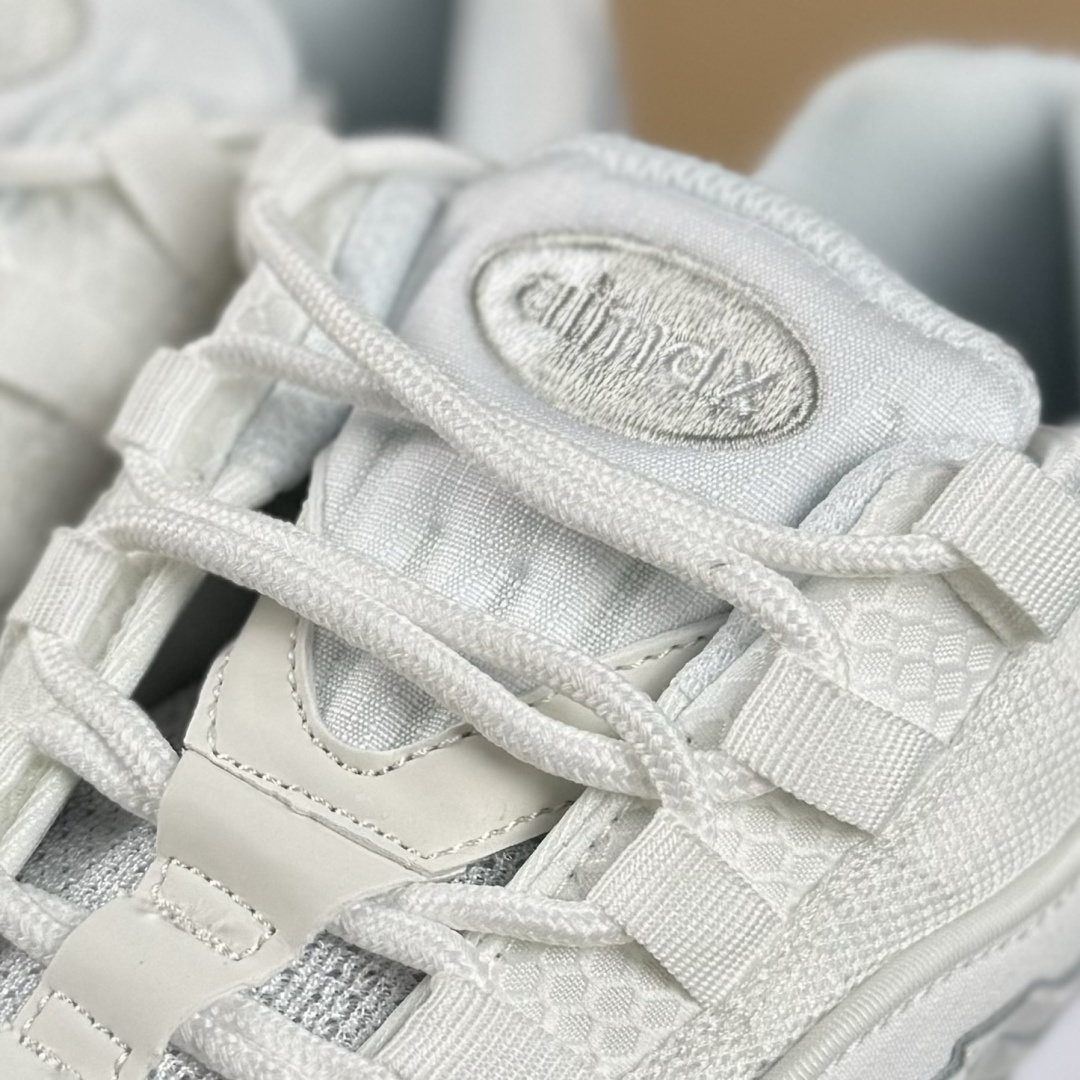 260 Nike Air 95 复古减震气垫跑鞋 CT1268-100