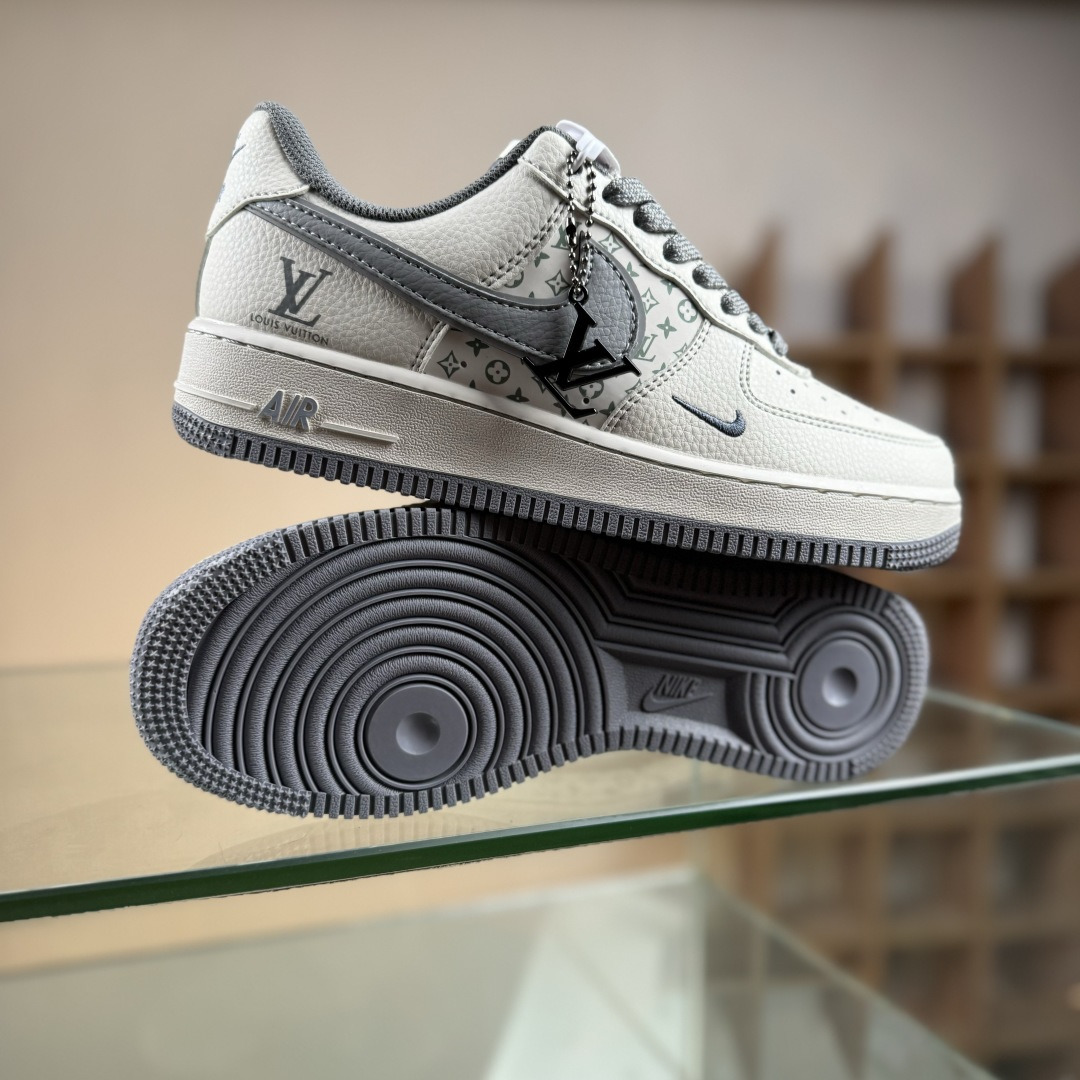 260 Nike Air Force 1'07 Low LV联名 印花米灰勾 空军一号低帮休闲板鞋 HH7518-079