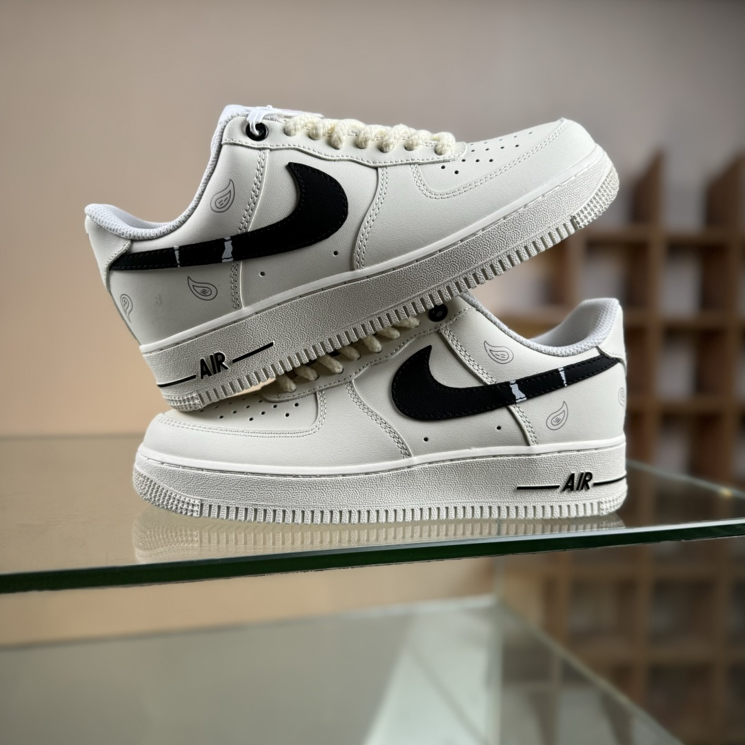 260 Nike Air Force 1'07 Low 联名 白黑 空军一号低帮休闲板鞋 ZH0318-128