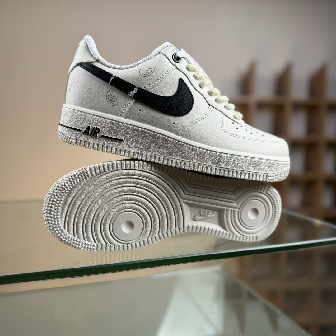 260 Nike Air Force 1'07 Low 联名 白黑 空军一号低帮休闲板鞋 ZH0318-128