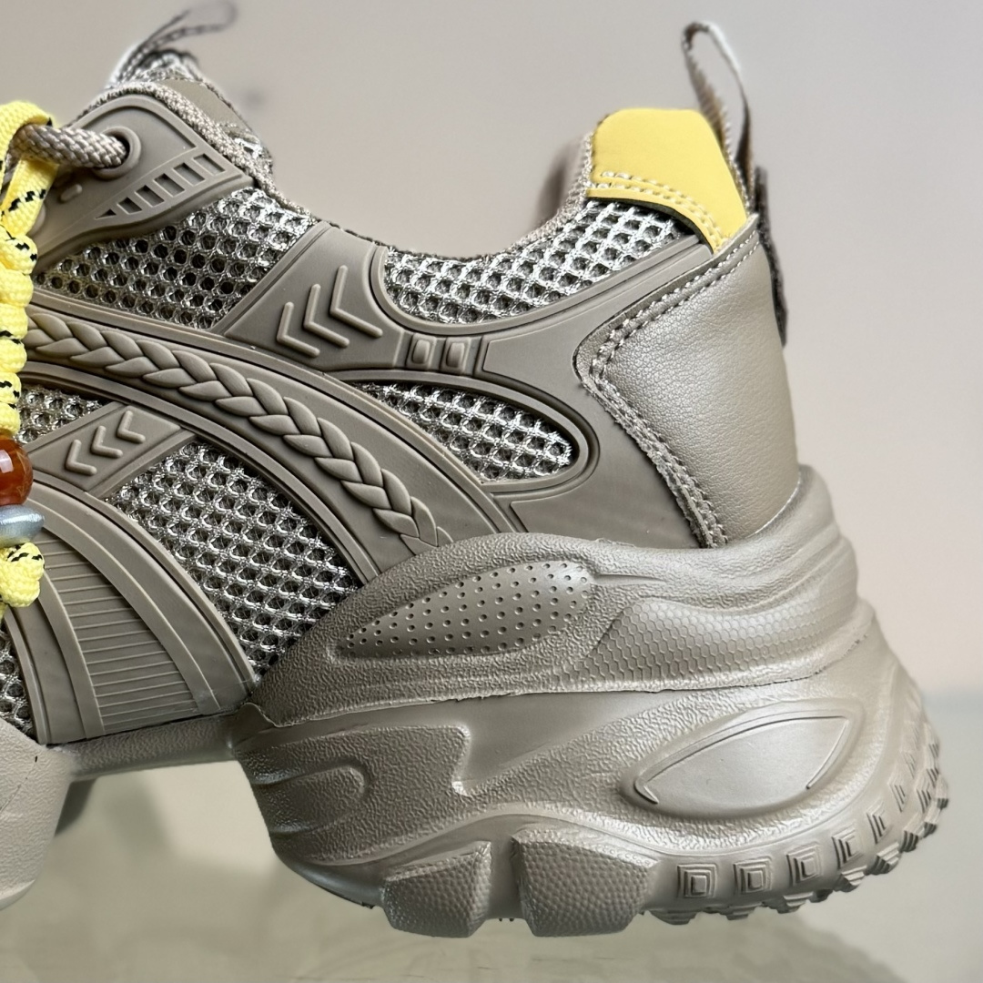 220 新晋潮流鞋靴品牌GGCC秋冬新款 张艺凡同款 GG-CC 2025 珠串 8cm厚底增高 千禧风复古未来老爹鞋 G25X8691