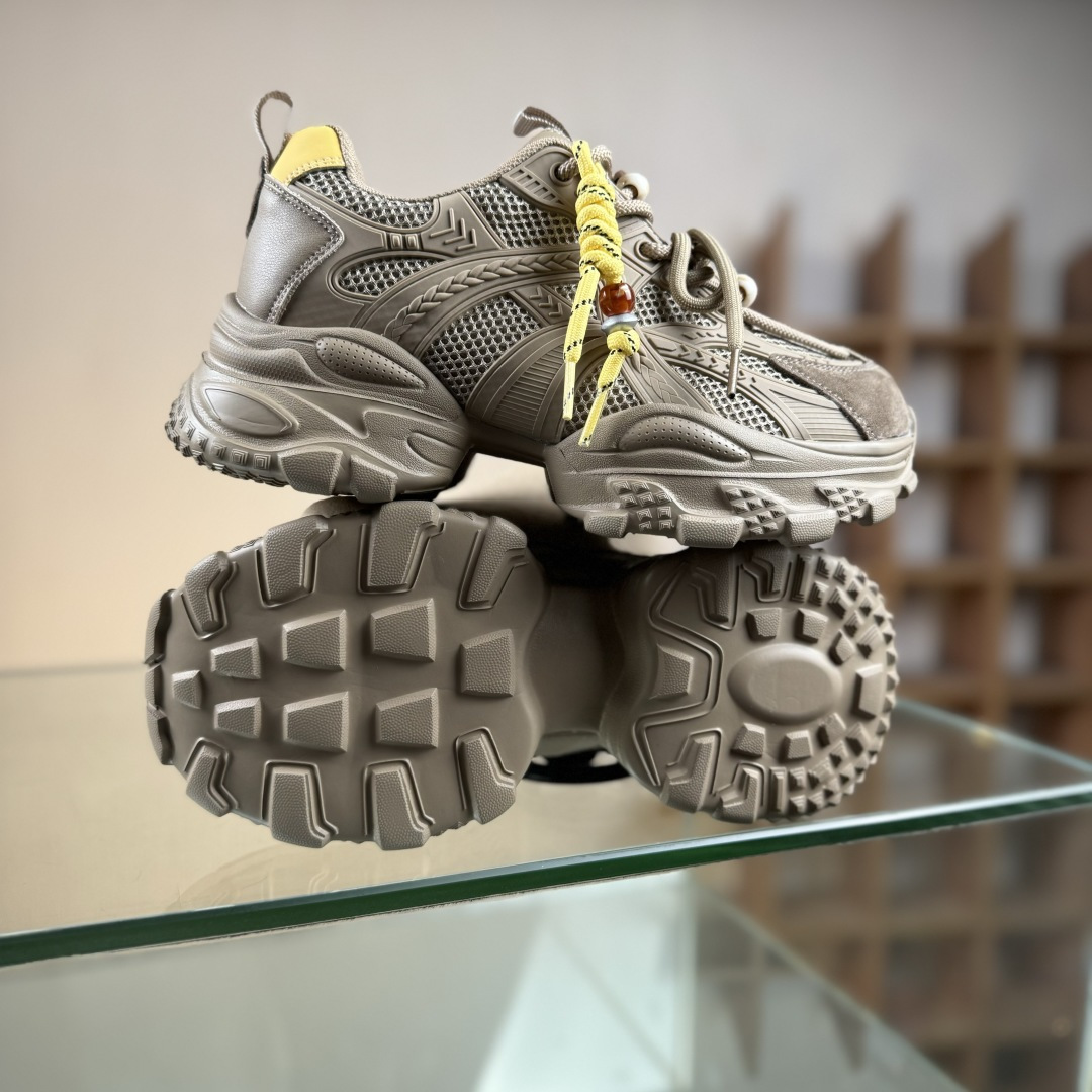 220 新晋潮流鞋靴品牌GGCC秋冬新款 张艺凡同款 GG-CC 2025 珠串 8cm厚底增高 千禧风复古未来老爹鞋 G25X8691