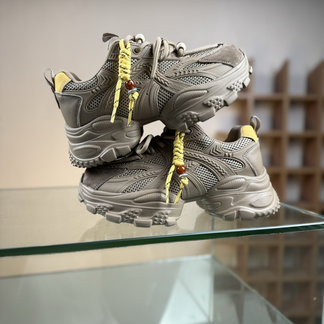 220 新晋潮流鞋靴品牌GGCC秋冬新款 张艺凡同款 GG-CC 2025 珠串 8cm厚底增高 千禧风复古未来老爹鞋 G25X8691