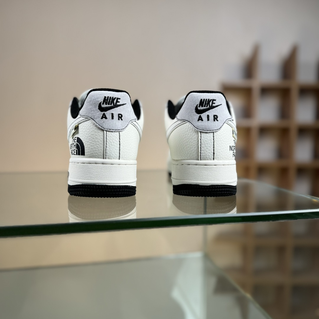 260 Nike Air Force 1 Low 07 x The North Face 白黑小勾满天星 JS8028-015