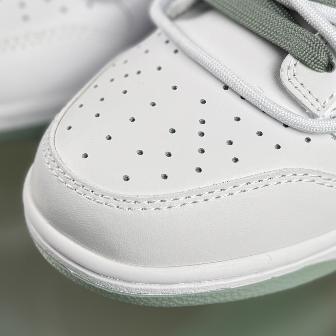 260 Nike SB Dunk Low ”Just Do It” 绑带 周年高端定制 低帮休闲板鞋 WG0528-102