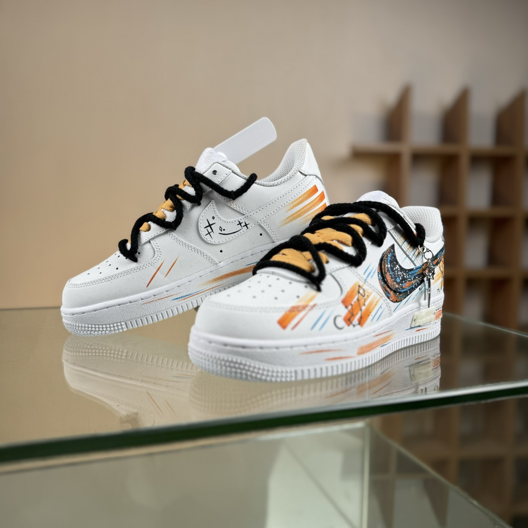Nike Air Force 1'07 Low ”Scorpio” 手绘涂鸦 十二星座系列 天蝎座 空军一号低帮休闲板鞋-莆田鞋,莆田鞋货源,高仿鞋,高仿鞋货源,安福档口,莆田高仿鞋,莆田鞋批发,高仿鞋批发,莆田高仿运动鞋,高仿运动鞋,莆田运动鞋 Nike Air Force 1'07 Low ”Scorpio” 手绘涂鸦 十二星座系列 天蝎座 空军一号低帮休闲板鞋
