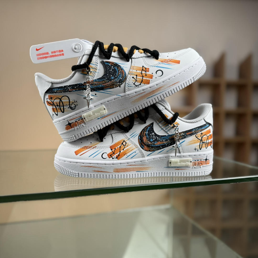 Nike Air Force 1'07 Low ”Scorpio” 手绘涂鸦 十二星座系列 天蝎座 空军一号低帮休闲板鞋-莆田鞋,莆田鞋货源,高仿鞋,高仿鞋货源,安福档口,莆田高仿鞋,莆田鞋批发,高仿鞋批发,莆田高仿运动鞋,高仿运动鞋,莆田运动鞋 Nike Air Force 1'07 Low ”Scorpio” 手绘涂鸦 十二星座系列 天蝎座 空军一号低帮休闲板鞋