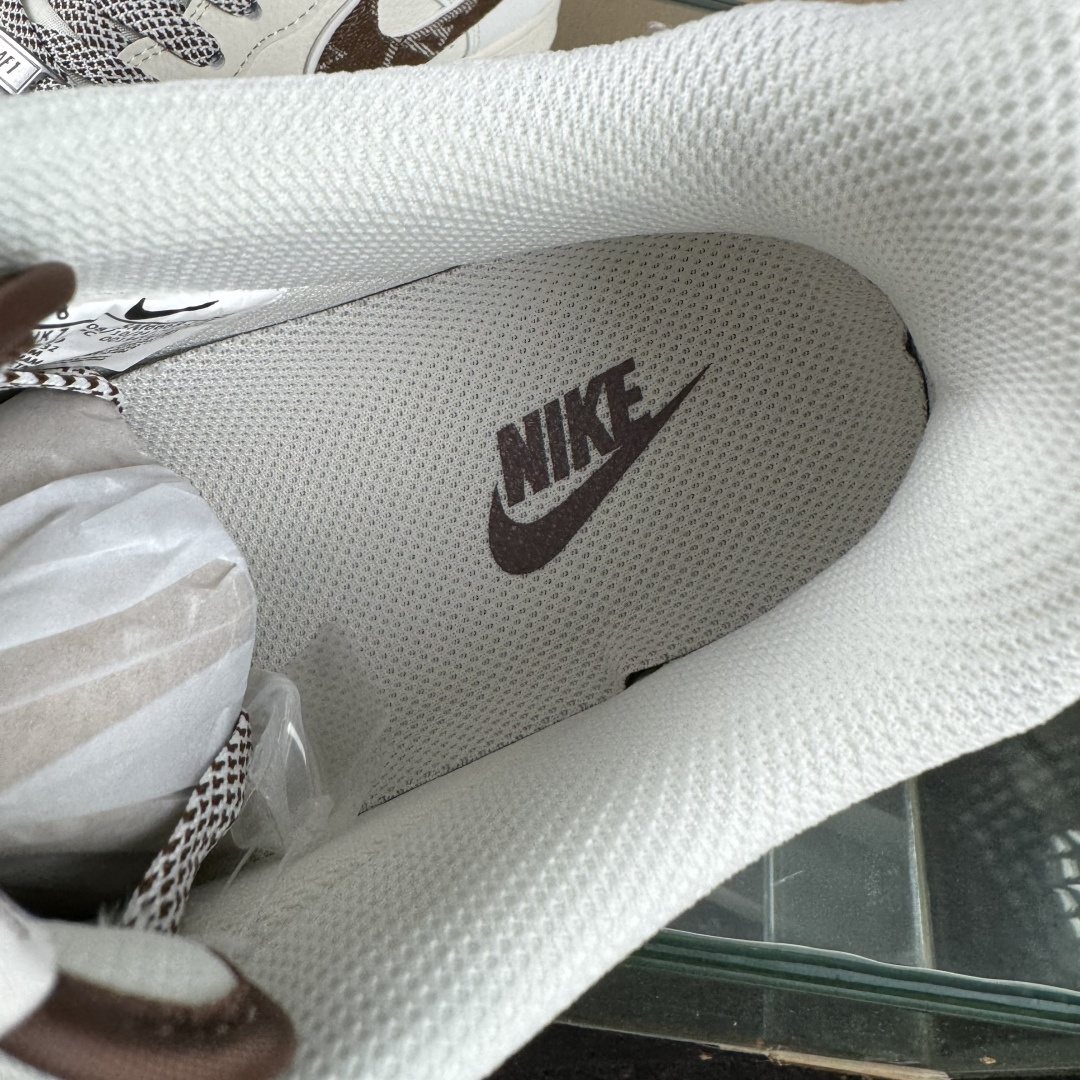 Nike Air Force 1'07 Low LV联名 米棕牛仔勾 空军一号低帮休闲板鞋 SM6668-109-莆田鞋,莆田鞋货源,高仿鞋,高仿鞋货源,安福档口,莆田高仿鞋,莆田鞋批发,高仿鞋批发,莆田高仿运动鞋,高仿运动鞋,莆田运动鞋 Nike Air Force 1'07 Low LV联名 米棕牛仔勾 空军一号低帮休闲板鞋 SM6668-109