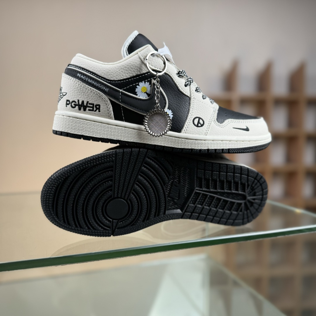 Nike Jordan Air Jordan 1 小雏菊 白黑小勾满天星 LJ2025-002-莆田鞋,莆田鞋货源,高仿鞋,高仿鞋货源,安福档口,莆田高仿鞋,莆田鞋批发,高仿鞋批发,莆田高仿运动鞋,高仿运动鞋,莆田运动鞋 Nike Jordan Air Jordan 1 小雏菊 白黑小勾满天星 LJ2025-002