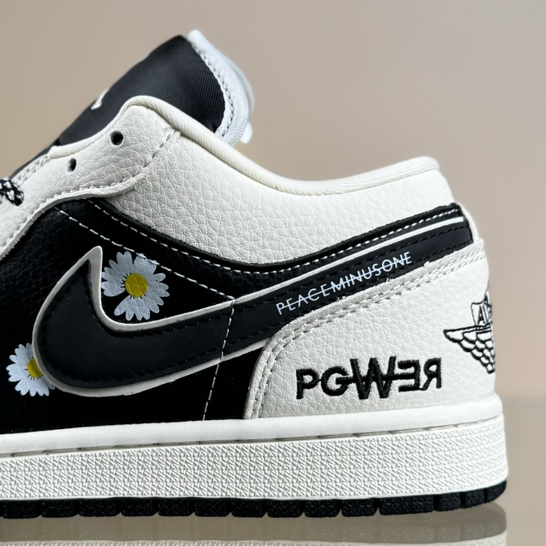 Nike Jordan Air Jordan 1 小雏菊 白黑小勾满天星 LJ2025-002-莆田鞋,莆田鞋货源,高仿鞋,高仿鞋货源,安福档口,莆田高仿鞋,莆田鞋批发,高仿鞋批发,莆田高仿运动鞋,高仿运动鞋,莆田运动鞋 Nike Jordan Air Jordan 1 小雏菊 白黑小勾满天星 LJ2025-002