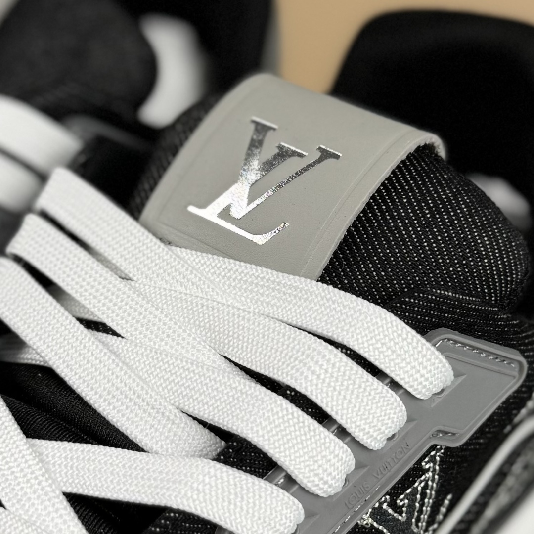 最新配色 驴家 LV x NiGo 联名 Trainer-莆田鞋,莆田鞋货源,高仿鞋,高仿鞋货源,安福档口,莆田高仿鞋,莆田鞋批发,高仿鞋批发,莆田高仿运动鞋,高仿运动鞋,莆田运动鞋 最新配色 驴家 LV x NiGo 联名 Trainer