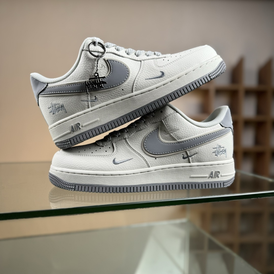 Nike Air Force 1 Low 07 x Stussy 白灰三小勾满天星 CS5288-040-莆田鞋,莆田鞋货源,高仿鞋,高仿鞋货源,安福档口,莆田高仿鞋,莆田鞋批发,高仿鞋批发,莆田高仿运动鞋,高仿运动鞋,莆田运动鞋 Nike Air Force 1 Low 07 x Stussy 白灰三小勾满天星 CS5288-040