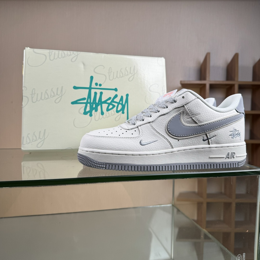 Nike Air Force 1 Low 07 x Stussy 白灰三小勾满天星 CS5288-040-莆田鞋,莆田鞋货源,高仿鞋,高仿鞋货源,安福档口,莆田高仿鞋,莆田鞋批发,高仿鞋批发,莆田高仿运动鞋,高仿运动鞋,莆田运动鞋 Nike Air Force 1 Low 07 x Stussy 白灰三小勾满天星 CS5288-040