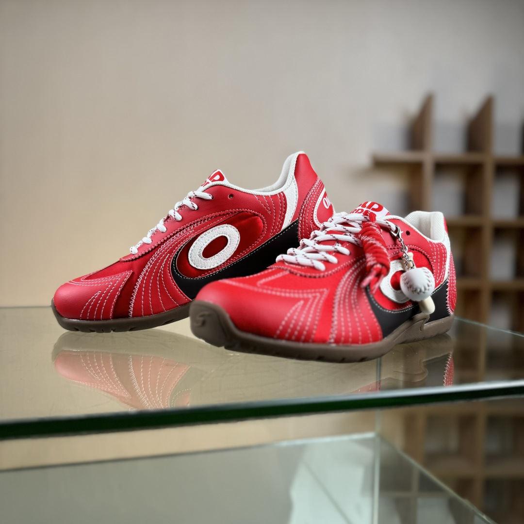 OLD ORDER Turbo-Lite芭蕾复古德训鞋 Hello Kitty联名大红配色超独特百搭 O2320814-莆田鞋,莆田鞋货源,高仿鞋,高仿鞋货源,安福档口,莆田高仿鞋,莆田鞋批发,高仿鞋批发,莆田高仿运动鞋,高仿运动鞋,莆田运动鞋 OLD ORDER Turbo-Lite芭蕾复古德训鞋 Hello Kitty联名大红配色超独特百搭 O2320814