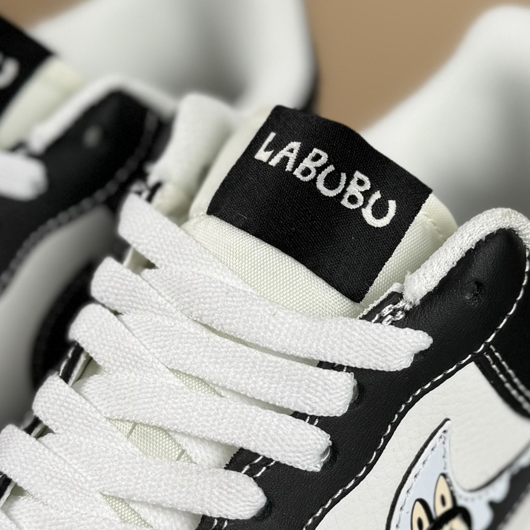 Nike Air Force 1 Low 07 x LABUBU 黑白 KJ5188-001-莆田鞋,莆田鞋货源,高仿鞋,高仿鞋货源,安福档口,莆田高仿鞋,莆田鞋批发,高仿鞋批发,莆田高仿运动鞋,高仿运动鞋,莆田运动鞋 Nike Air Force 1 Low 07 x LABUBU 黑白 KJ5188-001