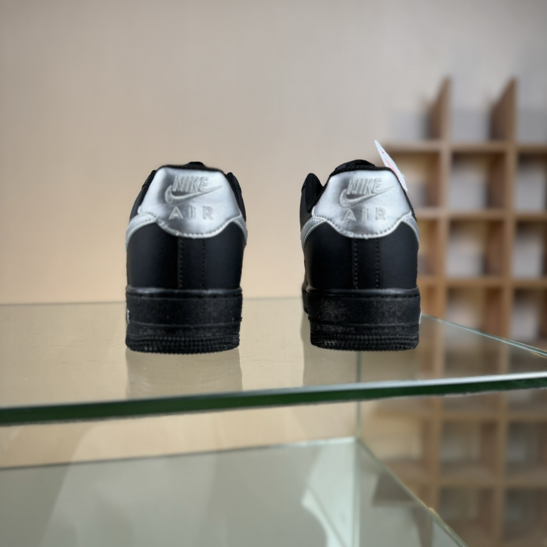 Nike Air Force 1 Low 07 黑骑士 黑银 ZH0316-125-莆田鞋,莆田鞋货源,高仿鞋,高仿鞋货源,安福档口,莆田高仿鞋,莆田鞋批发,高仿鞋批发,莆田高仿运动鞋,高仿运动鞋,莆田运动鞋 Nike Air Force 1 Low 07 黑骑士 黑银 ZH0316-125